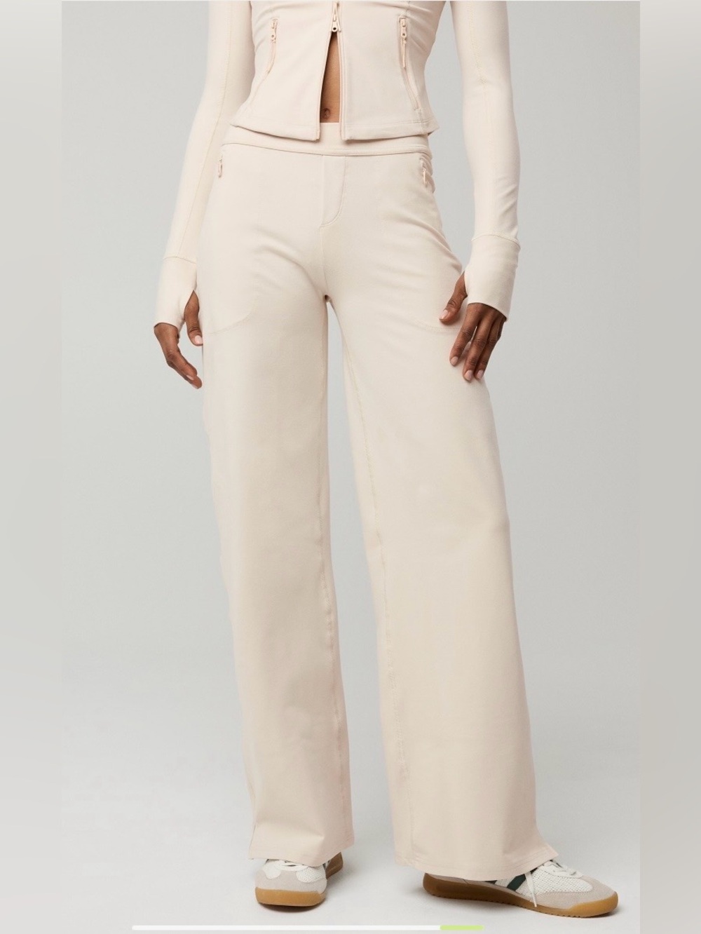 Offline by Aerie The Hugger Trouser in Cake Batter Size M 
NWOT